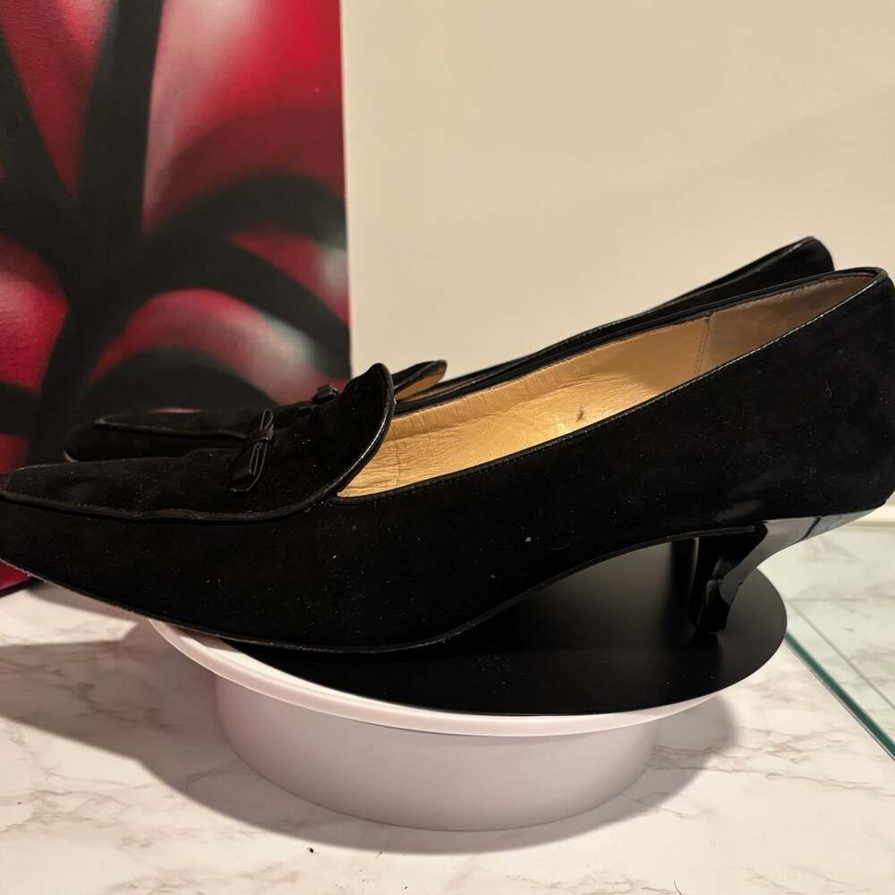 Isaac Mizrahi Black Suede Bow Kitten Heel Shoe Size 8 - Picture 6 of 11